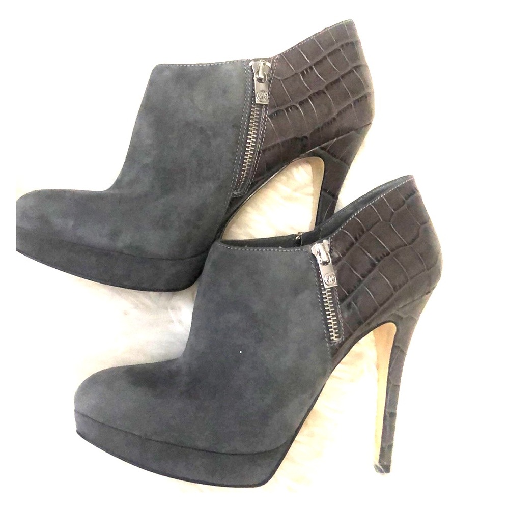 🐊 MICHAEL KORS Grey Suede & Alligator Booties